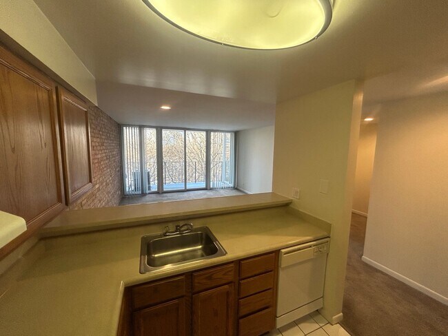 Photo - 5750 Abbey Dr Unit 5750-2G
