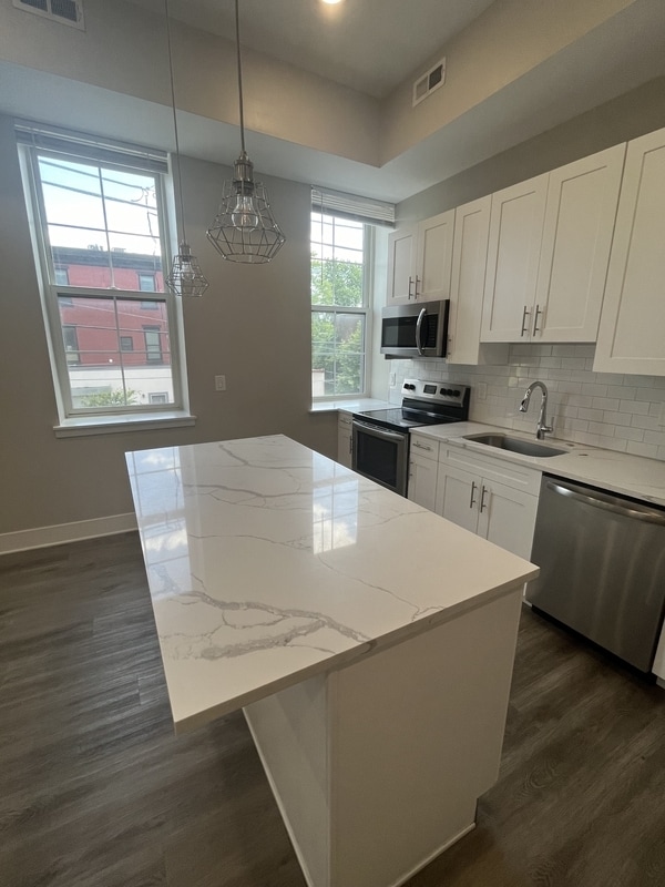 Photo - 4000 W Girard Ave