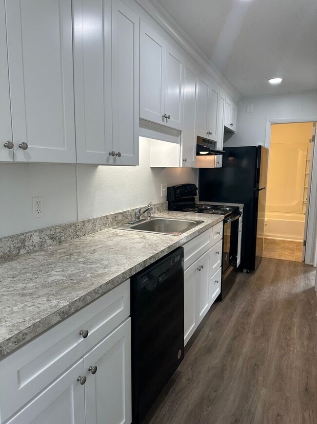 Photo - 2339 Memorial Ave SW Unit 15-D