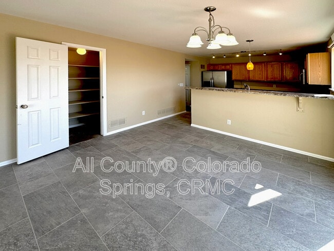 Photo - 5048 Weaver Dr