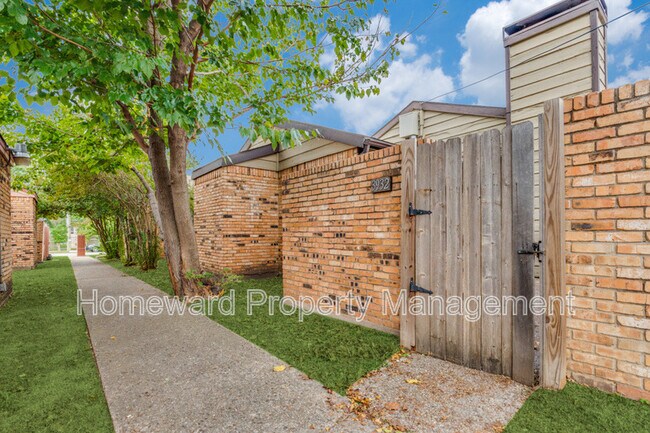 Photo - 3930 Portland St