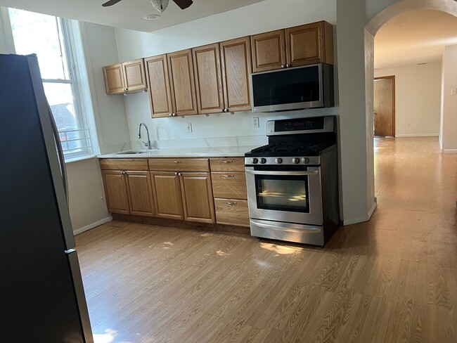 Photo - 2724 W Chicago Ave Unit 1R