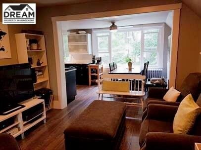 Photo - 659 Piccadilly St