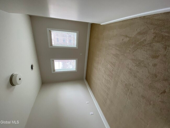 Photo - 2 West Ave Unidad 201