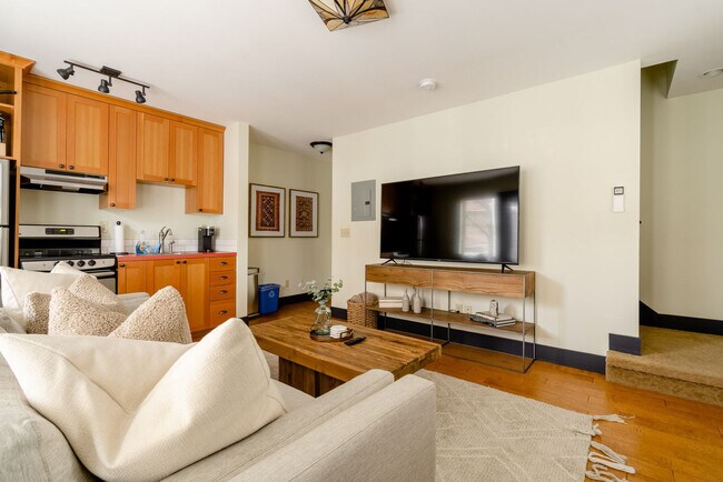 2537 SE Hawthorne Blvd Unit SI ID1611783P