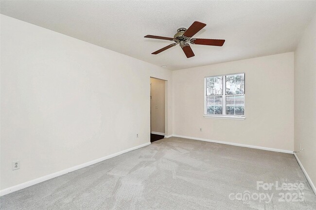 Photo - 6001 Heath Valley Rd