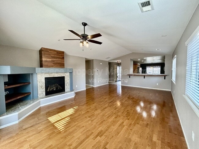 Photo - 479 Hayloft Way