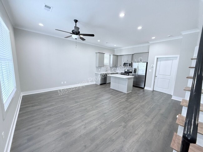 1402 Pleasant Dr