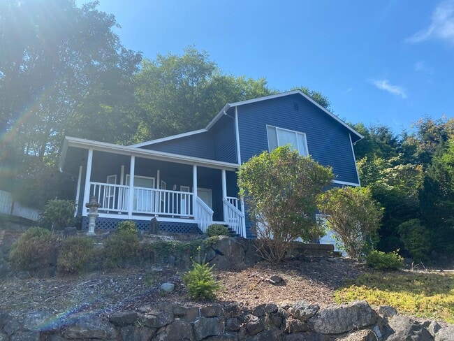 Photo - Ridgetop / Island Lake home located in a c...