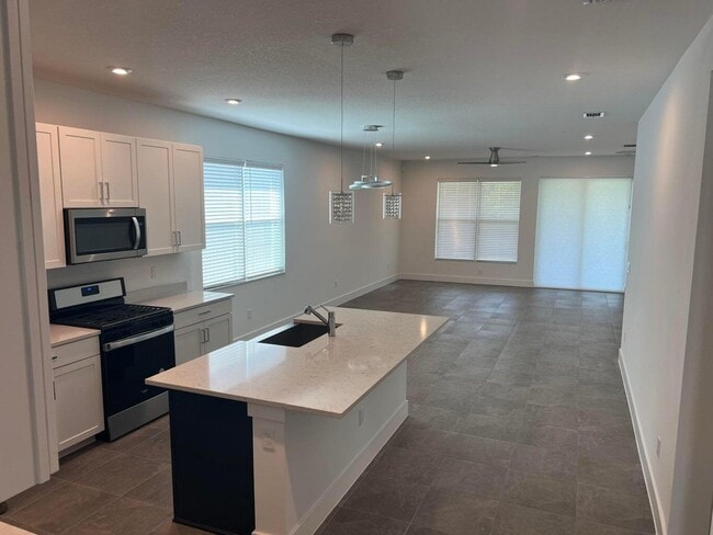 Photo - 12800 SW Eleanor Dr