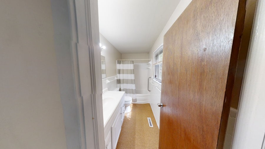 Photo - 1556 Jones Dr Unit 1556A-4