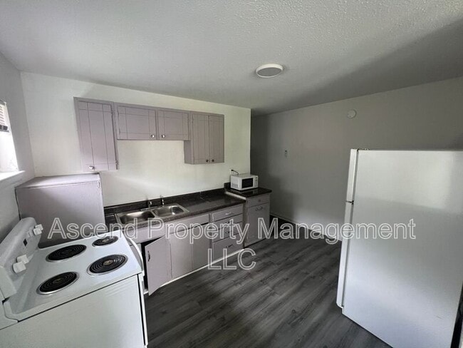 Photo - 1206 Sholar Ave Unit B