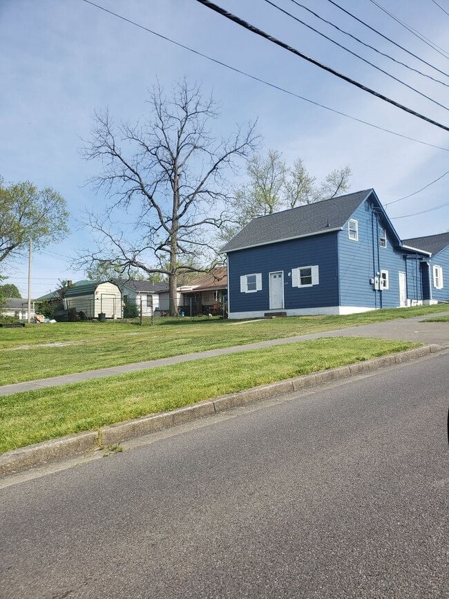 Photo - 224 Lamont St Unit #2