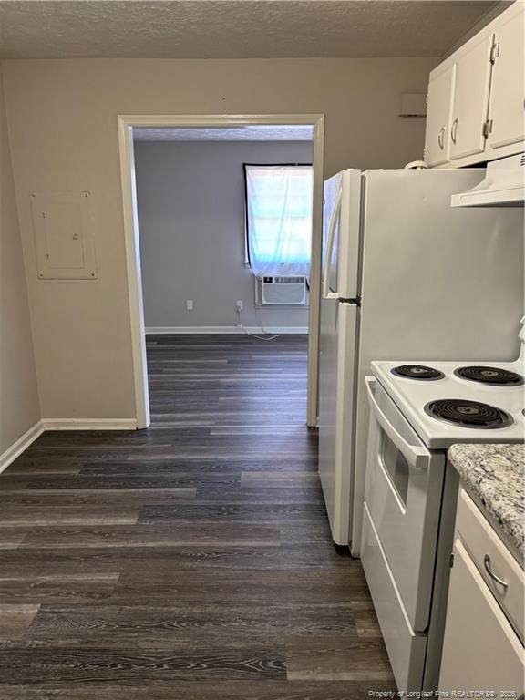 Photo - 6443 Applecross Ave