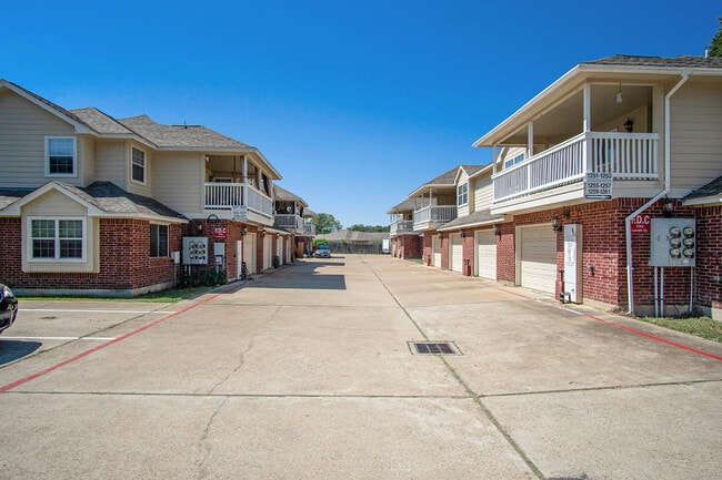 Photo - 1239 Lovett St