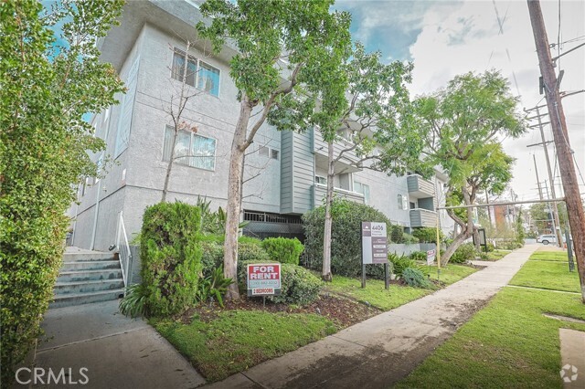 Building Photo - 4406 Cahuenga Blvd Unit 101A Rental