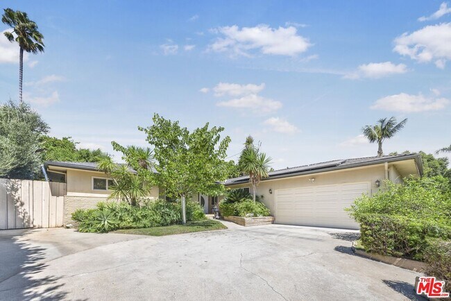 Photo - 3133 Barbydell Dr Casa