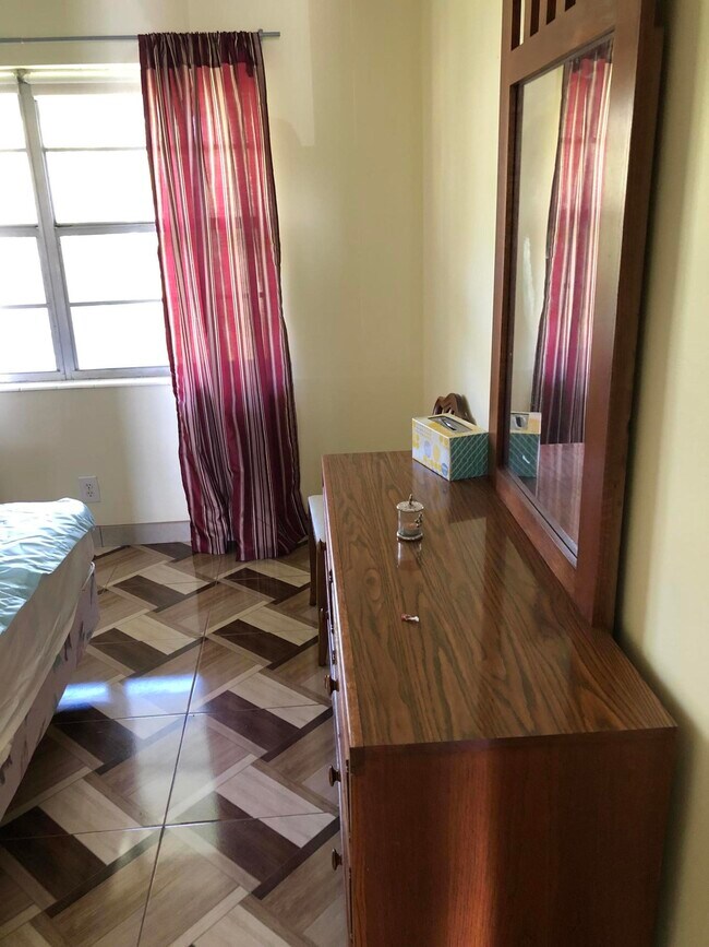 Photo - 23 Coventry A