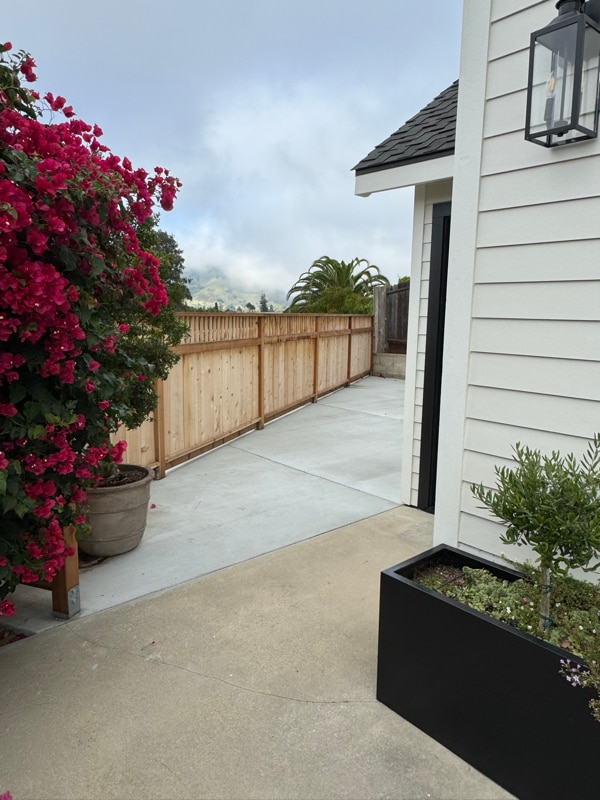 Building Photo - 2345 Bushnell St