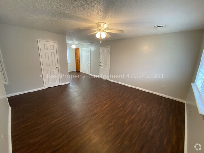 Building Photo - 8409 S 35th Terrace Rental