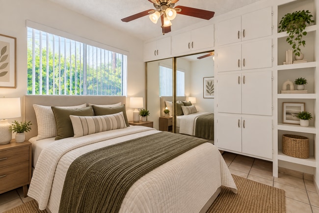2425 - 2431 S. Ridgeley Dr