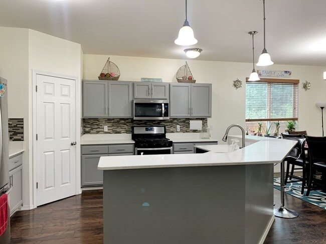 Photo - Remodeled Maple Woods Beauty