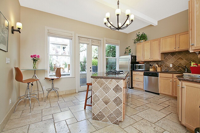 Building Photo - 4060 17th St Unit 4060