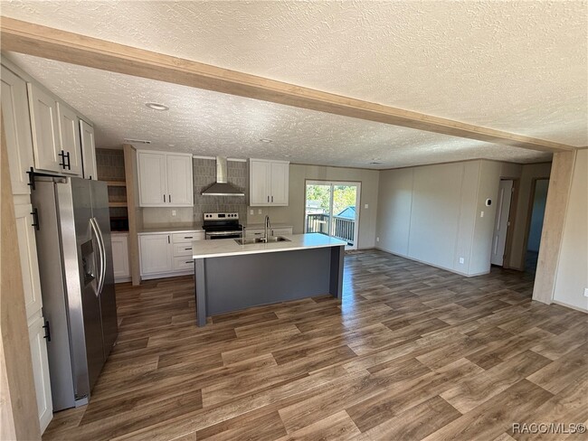 Photo - 5469 W Grovepark Rd