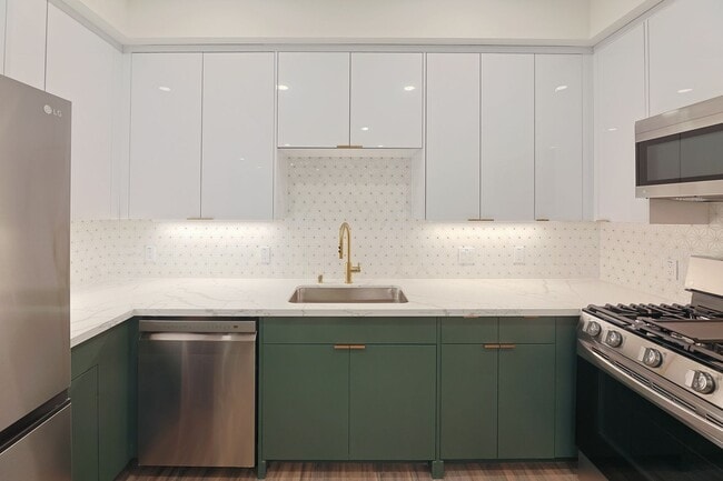 Photo - 4000 Mont Clair Apartments