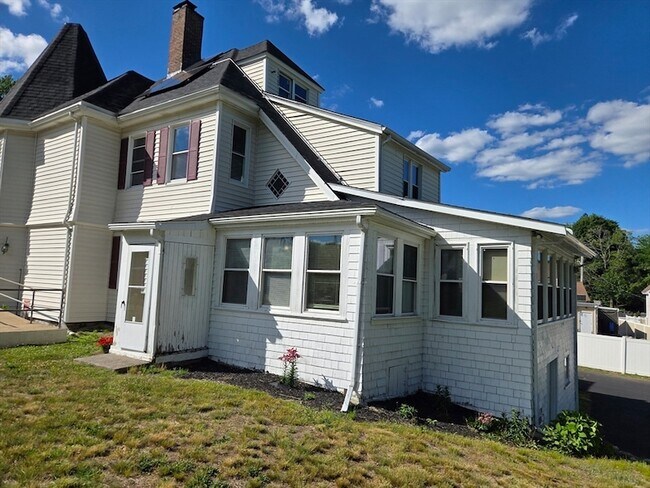 Photo - 239 Pleasant St Unidad 1