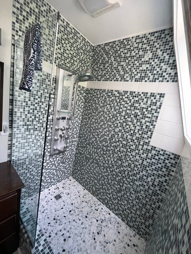 Photo - 1909 Congress St