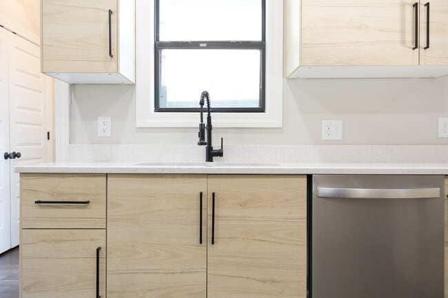 Photo - 902 Desoto Dr