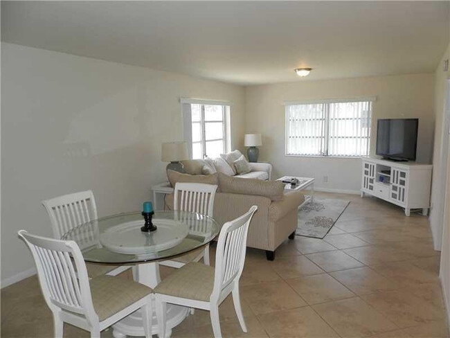 Photo - 124 NE 19th Ct Unidad 116B