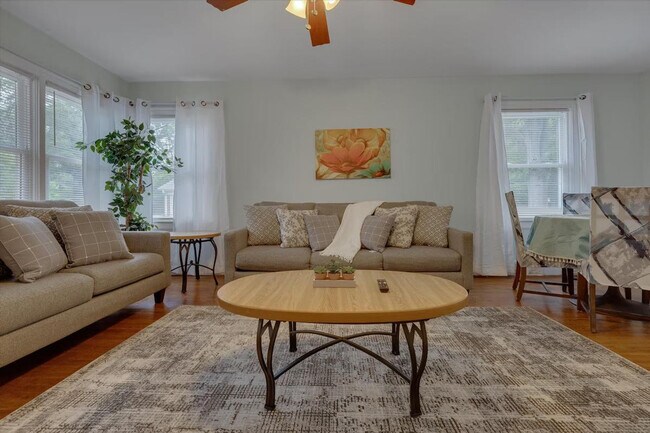 Photo - 1001 Watts St Unidad ID1391824P