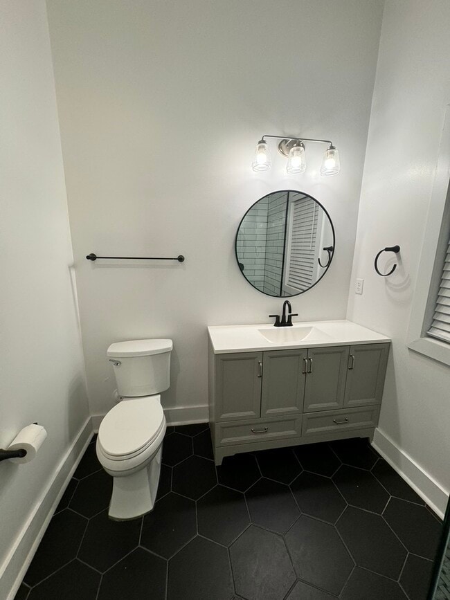 Photo - 2100 W Cary St Unit 100