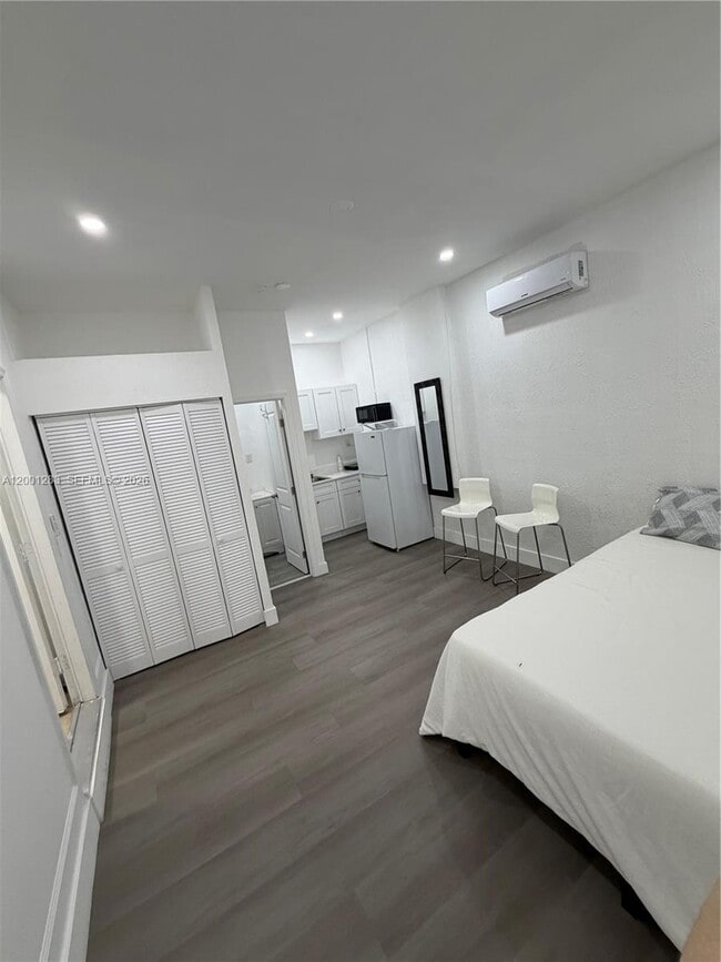 Photo - 2442 NE 3rd Ct Unit A