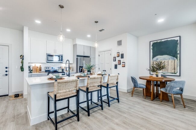 Photo - Laughlin Two Eighty Nine