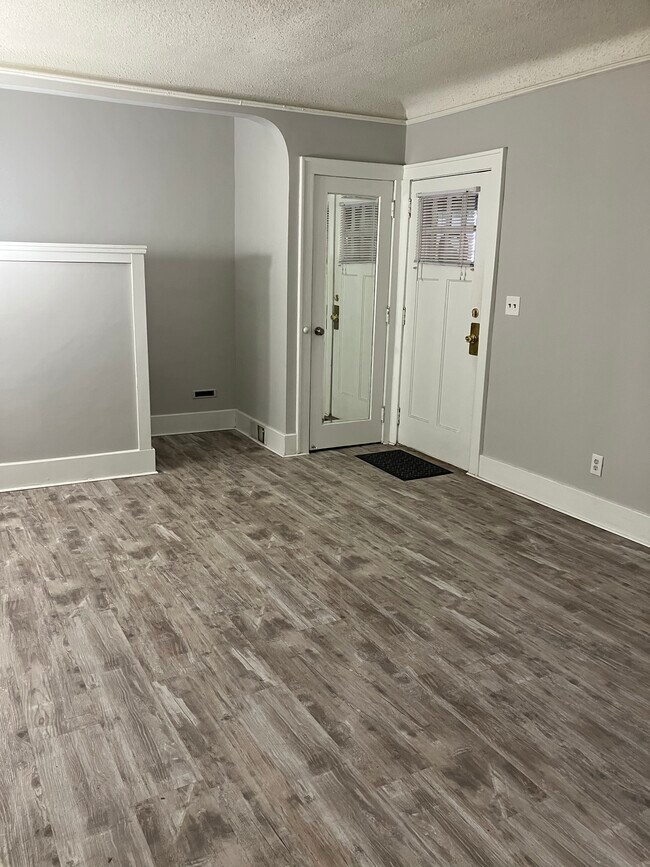 Photo - 312 W Saratoga St