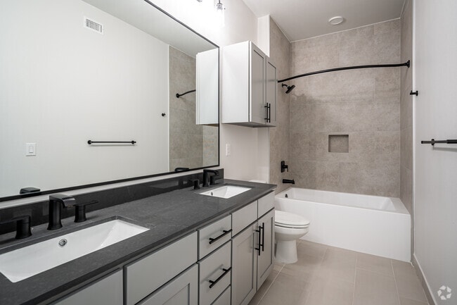 2BR, 2BA - 1,100SF
