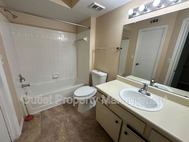 Photo - 4560 Commander Dr Unit # 1337