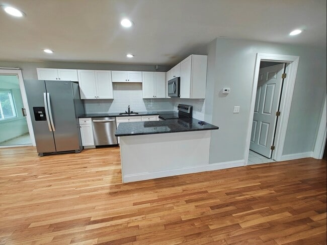 Photo - 548 Worcester St