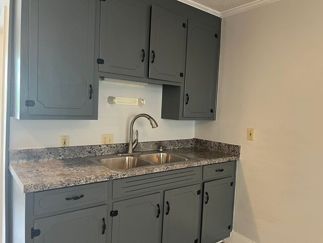 Photo - Walk to the Beach - 2 Bedroom, 1 Bath, Unf...