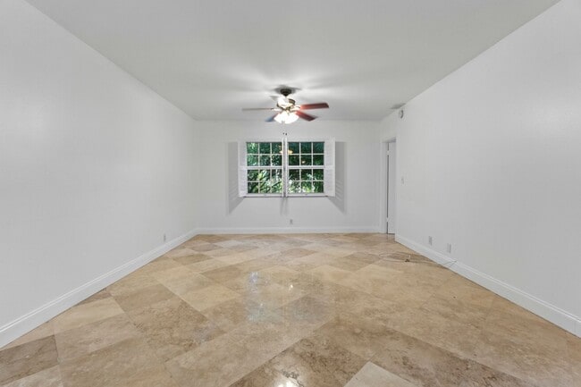 Photo - 2424 SE 17th St