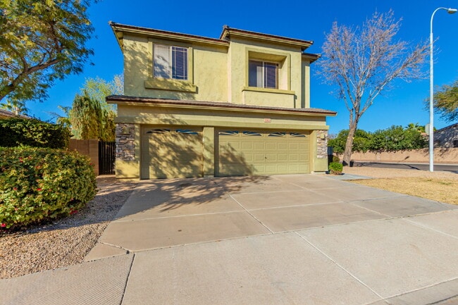 Photo - 1462 W. Roadrunner Dr.