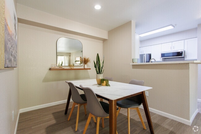 2BD, 2BA - 911SF - Dining Room