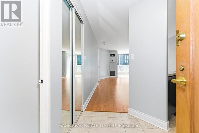 Photo - 24 Wellesley St W Unité 603