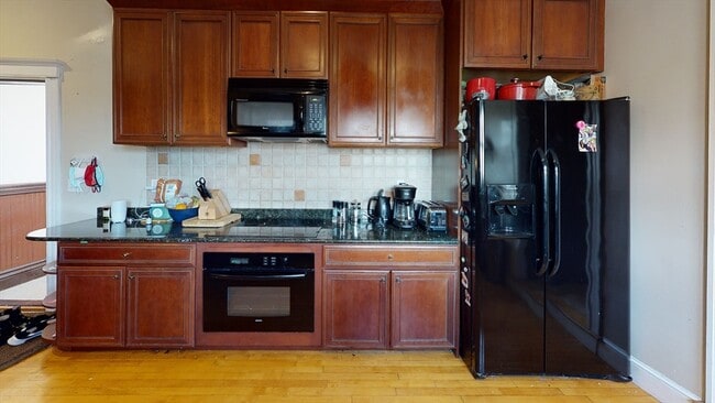 Building Photo - 1109 Boylston St Unit 17