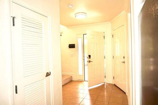 Photo - 765 Majestic Dr