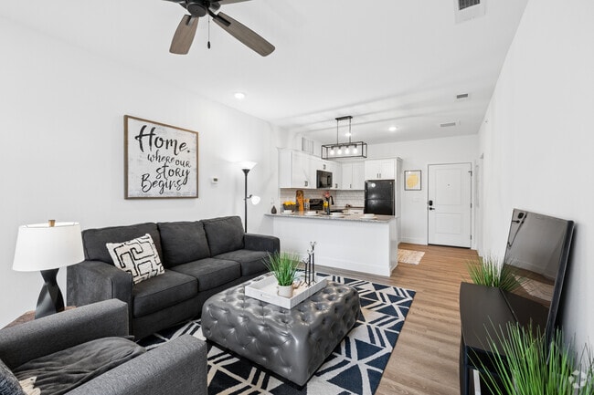 2BR, 2BA - 1,040SF - Living Room