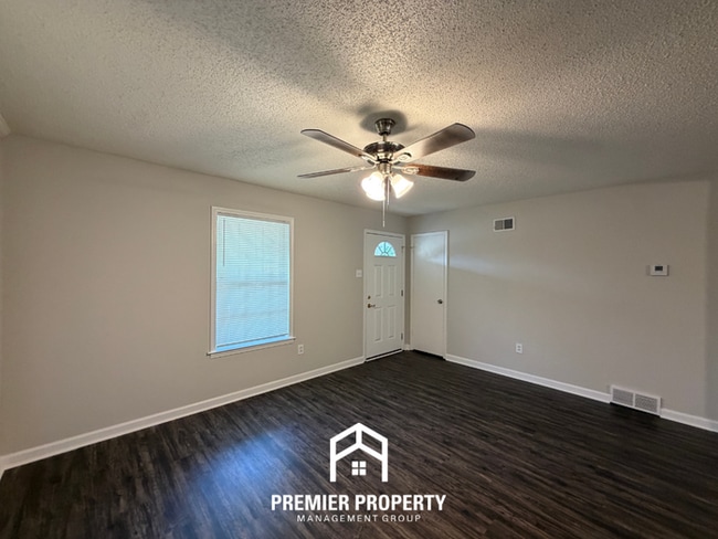 Photo - NEWLY RENOVATED 3BR/2BA in Bartlett Area | Hardwood Floors, Fireplace & Fenced Yard